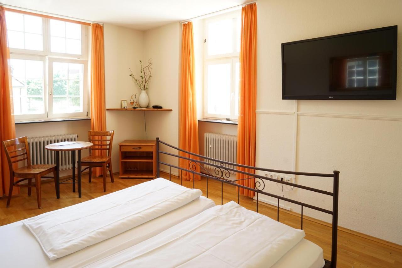 Hotel Gasthaus Schuetzen ไฟรบวร์กอิมไบรส์เกา ภายนอก รูปภาพ