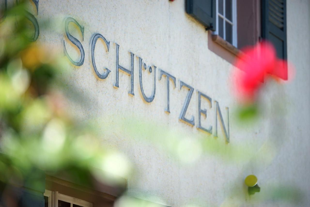 Hotel Gasthaus Schuetzen ไฟรบวร์กอิมไบรส์เกา ภายนอก รูปภาพ