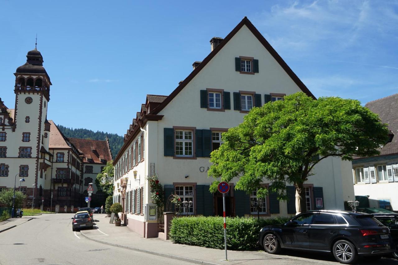 Hotel Gasthaus Schuetzen ไฟรบวร์กอิมไบรส์เกา ภายนอก รูปภาพ