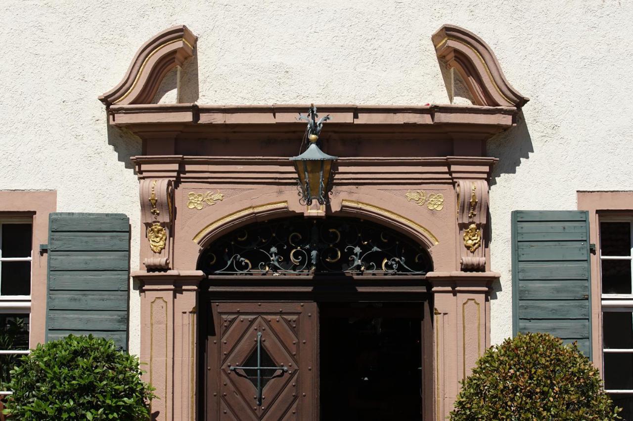 Hotel Gasthaus Schuetzen ไฟรบวร์กอิมไบรส์เกา ภายนอก รูปภาพ