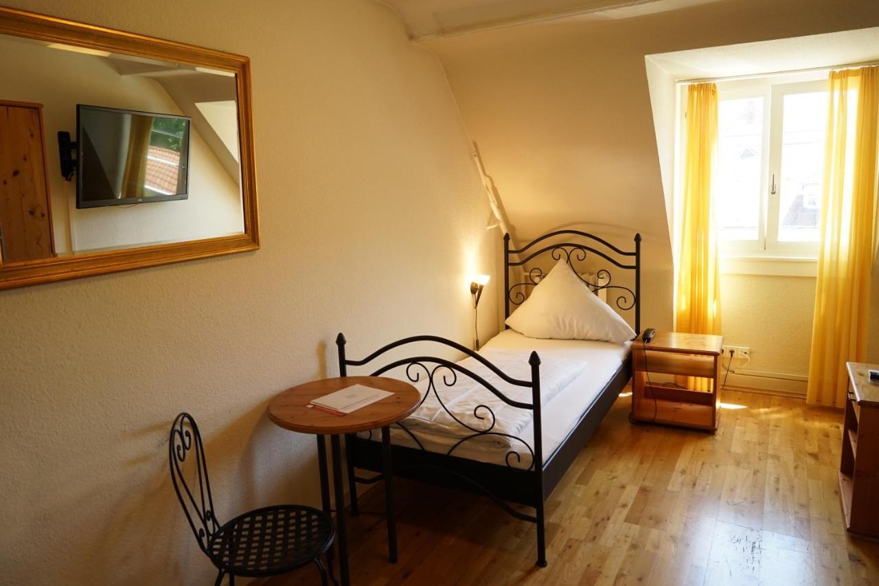 Hotel Gasthaus Schuetzen ไฟรบวร์กอิมไบรส์เกา ภายนอก รูปภาพ