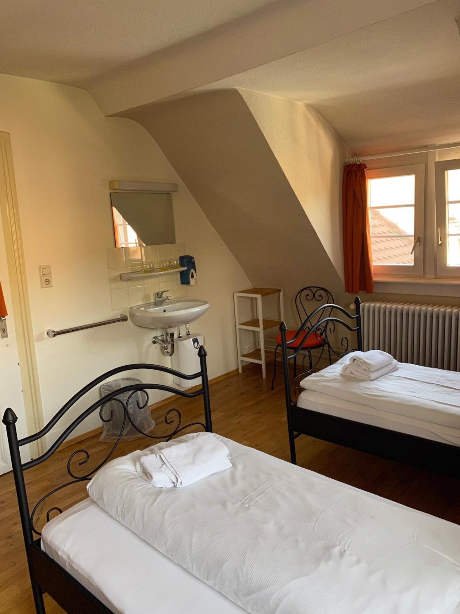 Hotel Gasthaus Schuetzen ไฟรบวร์กอิมไบรส์เกา ห้อง รูปภาพ