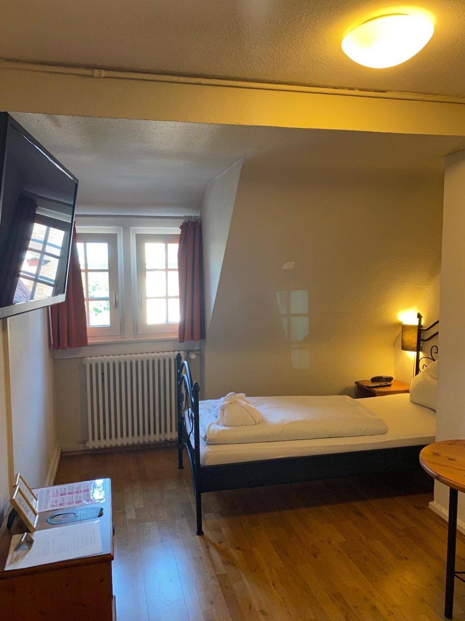 Hotel Gasthaus Schuetzen ไฟรบวร์กอิมไบรส์เกา ห้อง รูปภาพ
